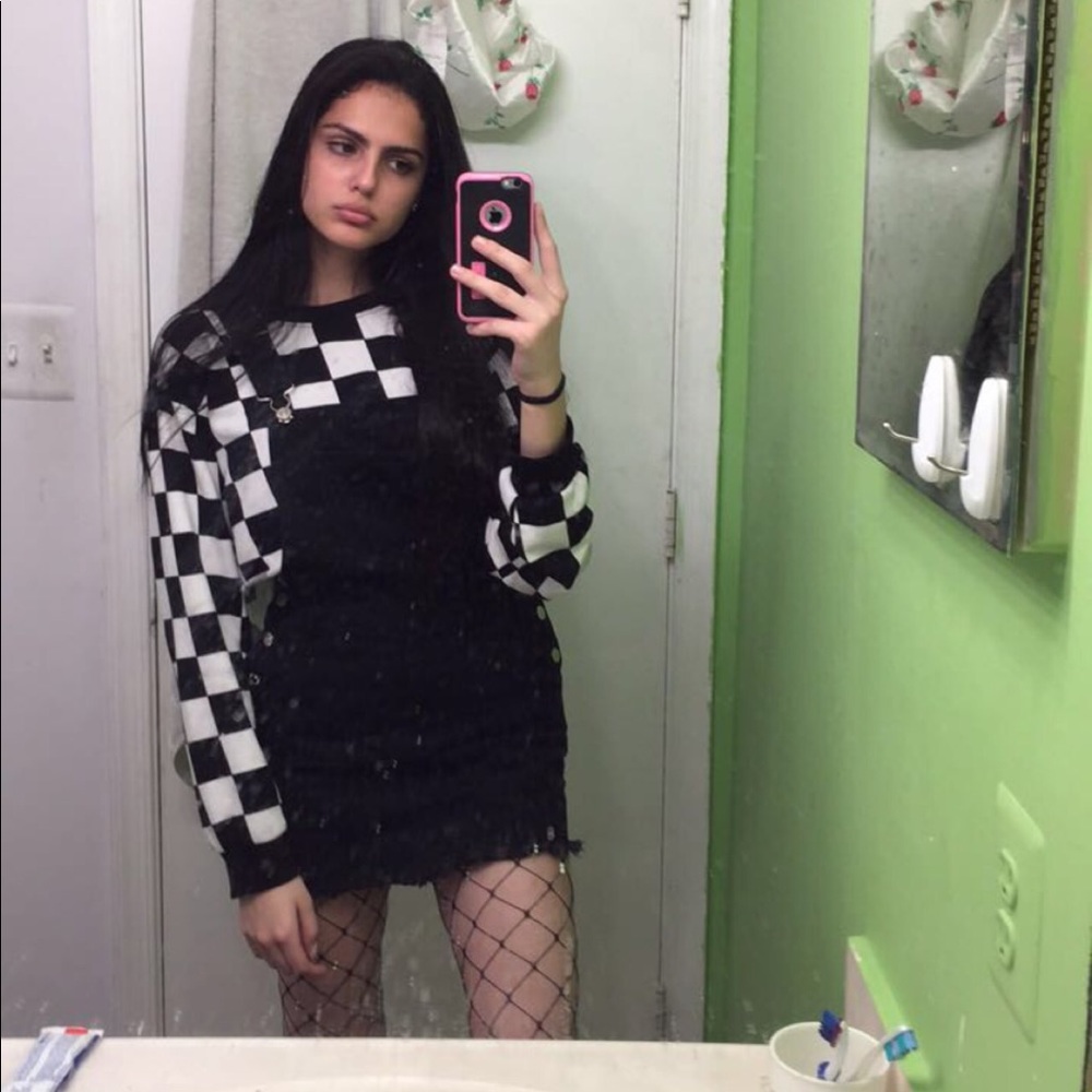 Checkered long sleeve crop top